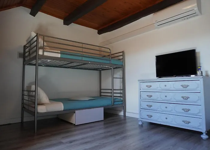 Alojamento de Acomodação e Pequeno-almoço Casa Do Ze - Al 3*