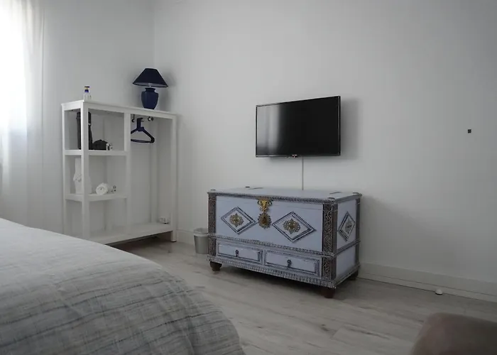 Alojamento de Acomodação e Pequeno-almoço Casa Do Ze - Al 3*